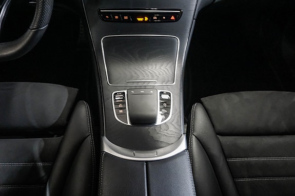 Mercedes-Benz GLC300 e 24 of 30
