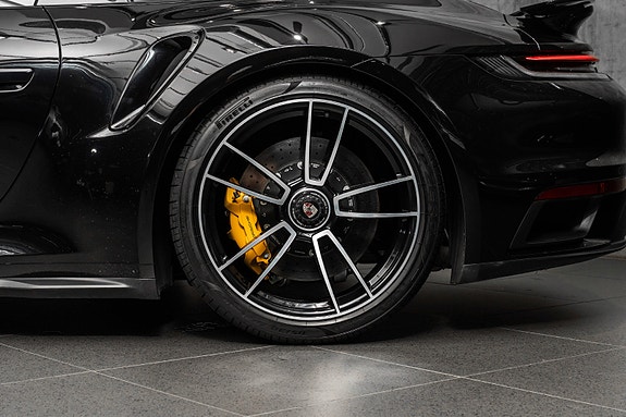 Porsche 911 18 of 30
