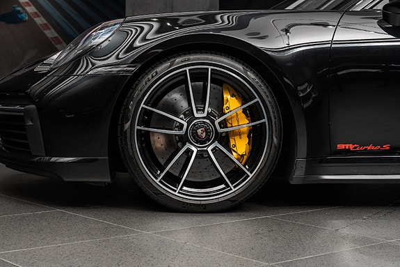 Porsche 911 17 of 30