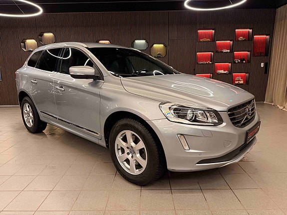 Volvo XC60 2 of 30