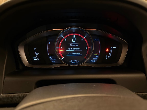 Volvo XC60 25 of 30