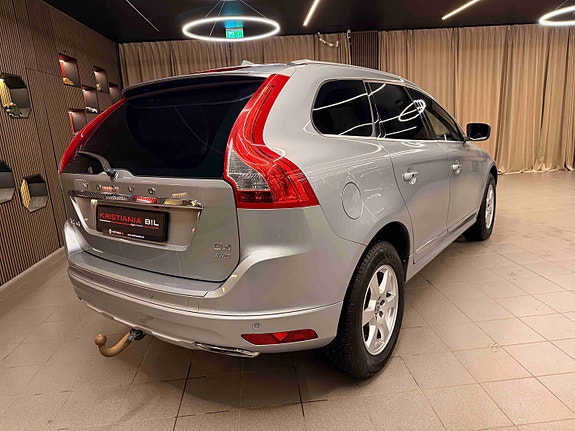 Volvo XC60 8 of 30