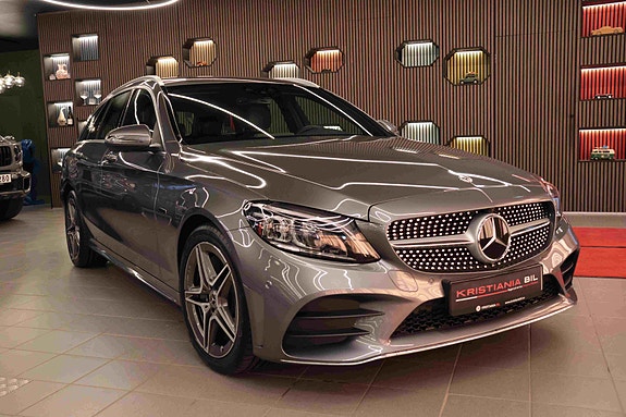Mercedes-Benz C300 de 2 of 30