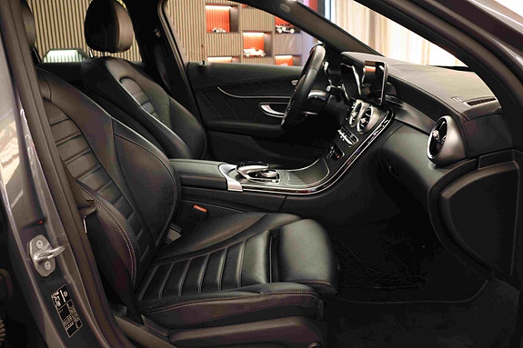 Mercedes-Benz C300 de 8 of 30