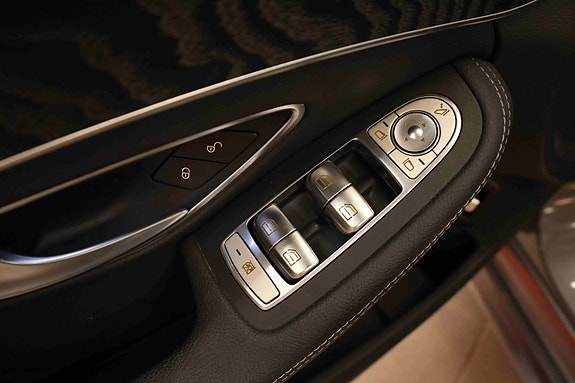 Mercedes-Benz C300 de 21 of 30