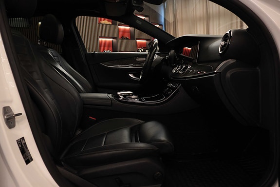 Mercedes-Benz E-Klasse All-Terrain 10 of 30