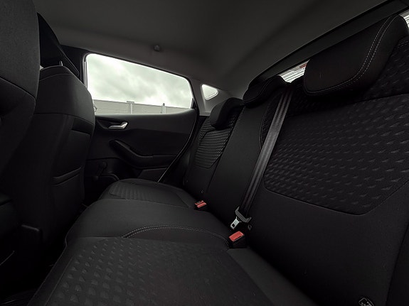 Ford Fiesta 14 of 24