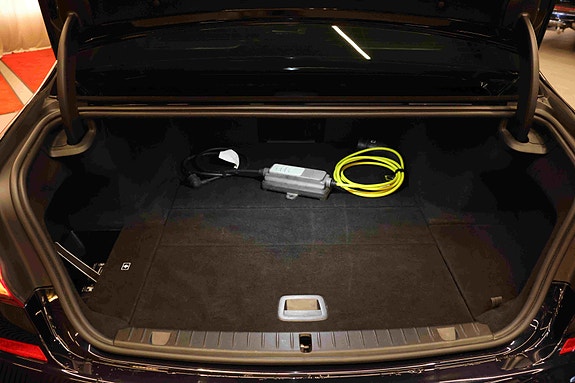 BMW 740Le 24 of 30