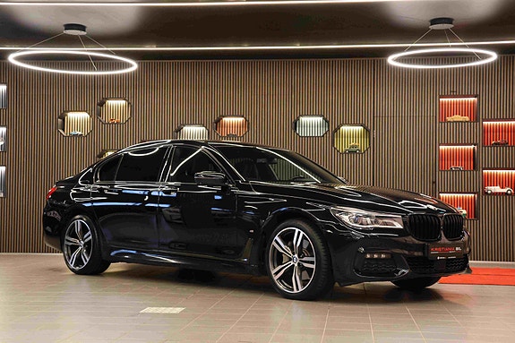 BMW 740Le 3 of 30