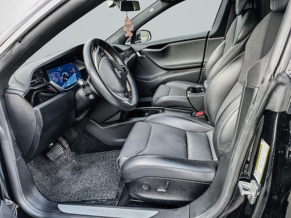 Tesla Model S 10 of 26