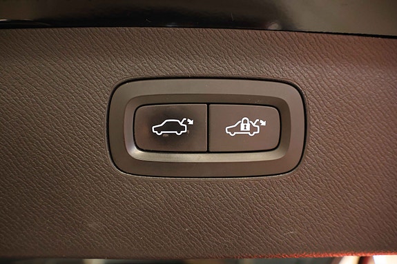 Volvo XC90 24 of 30