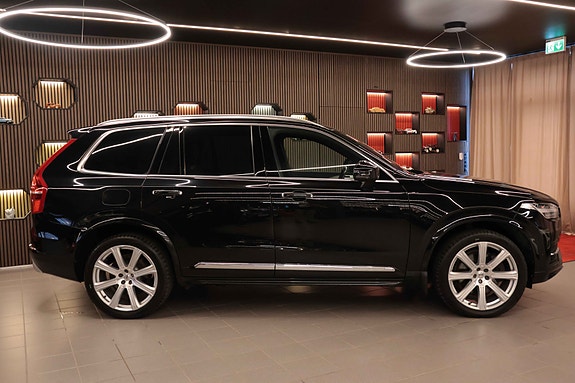 Volvo XC90 9 of 30