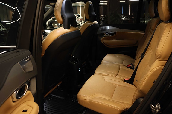 Volvo XC90 25 of 30