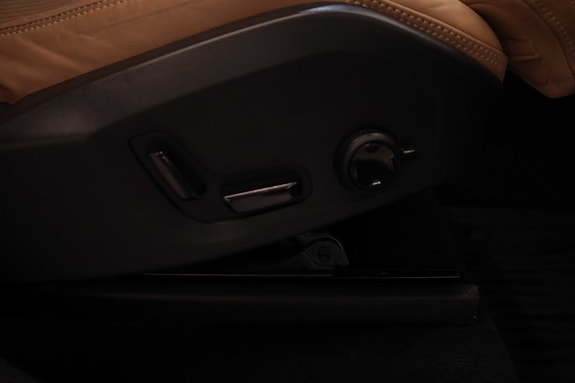 Volvo XC90 14 of 30