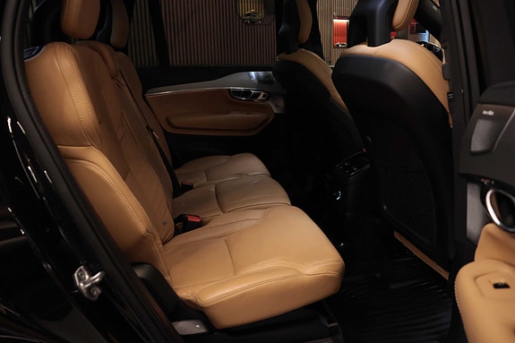 Volvo XC90 15 of 30