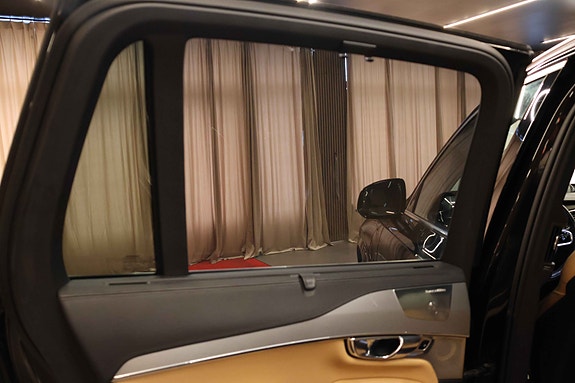 Volvo XC90 27 of 30