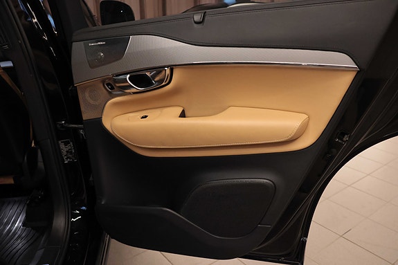 Volvo XC90 16 of 30