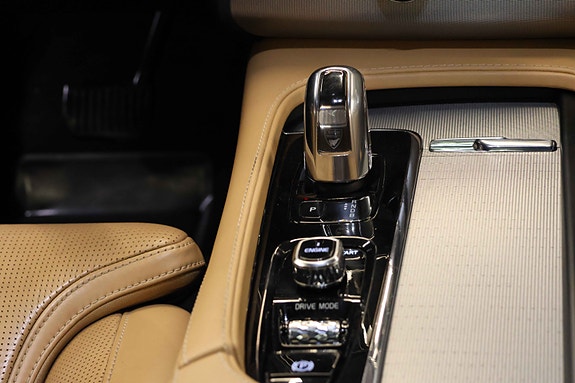 Volvo XC90 21 of 30