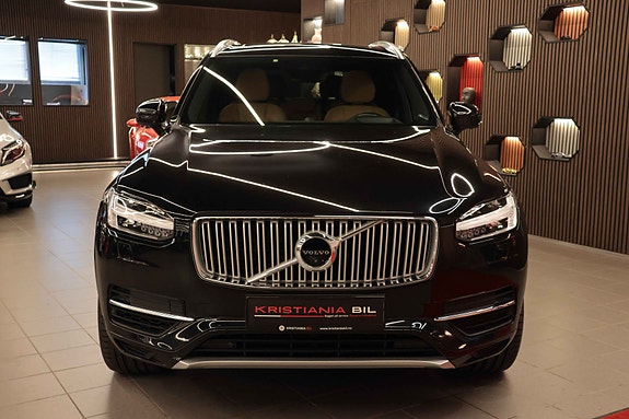 Volvo XC90 4 of 30