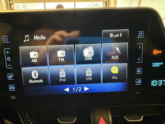 Toyota C-HR 21 of 29