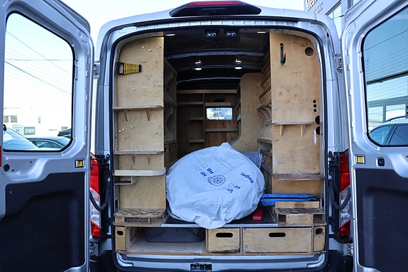 Ford Transit 9 of 28