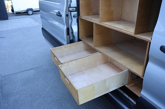 Ford Transit 8 of 28