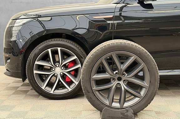 Land Rover Range Rover Sport 10 of 30