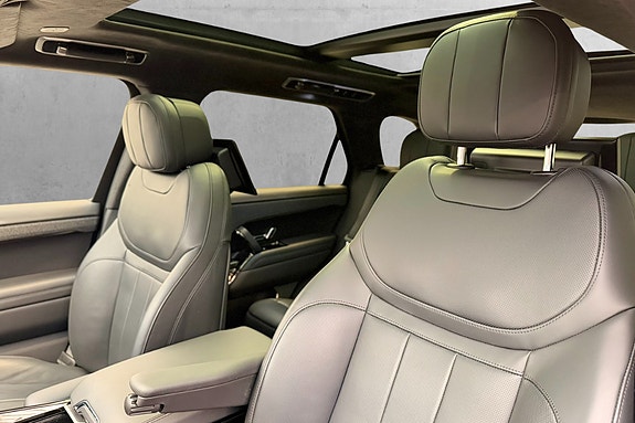 Land Rover Range Rover Sport 26 of 30
