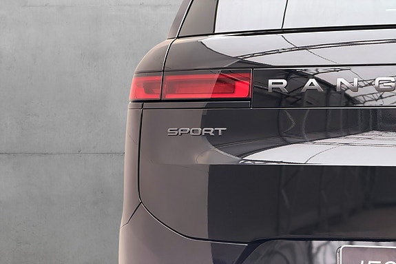 Land Rover Range Rover Sport 15 of 30