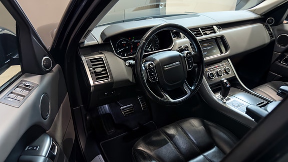 Land Rover Range Rover Sport 24 of 30
