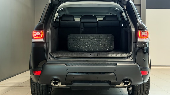 Land Rover Range Rover Sport 22 of 30