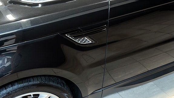 Land Rover Range Rover Sport 15 of 30