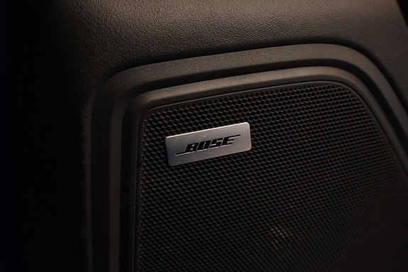 Porsche Macan 18 of 30