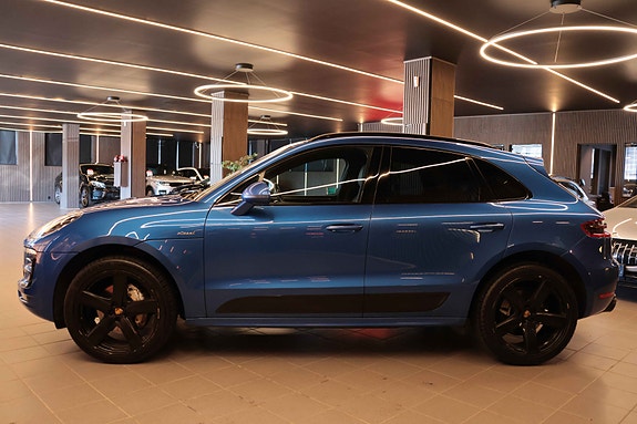 Porsche Macan 7 of 30