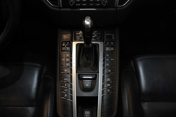 Porsche Macan 19 of 30