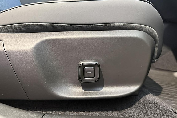 Volvo EX30 30 of 30