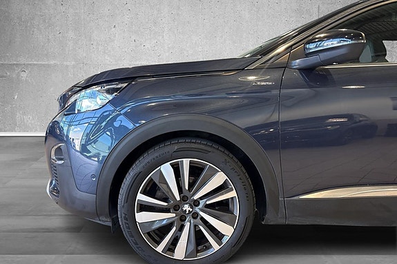 Peugeot 5008 3 of 23