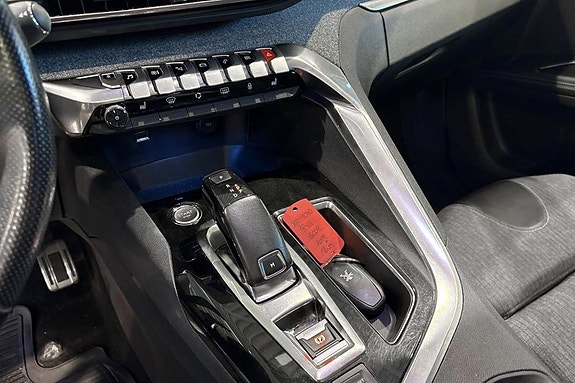 Peugeot 5008 16 of 23