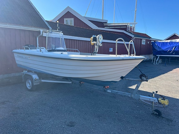 Fiskebåt Uttern A51 med Henger og Teinehaler 18 of 18