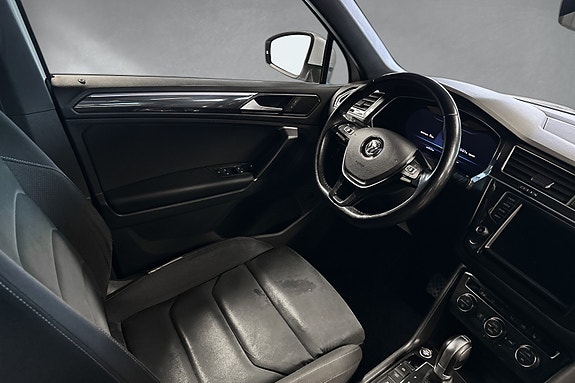 Volkswagen Tiguan 12 of 30