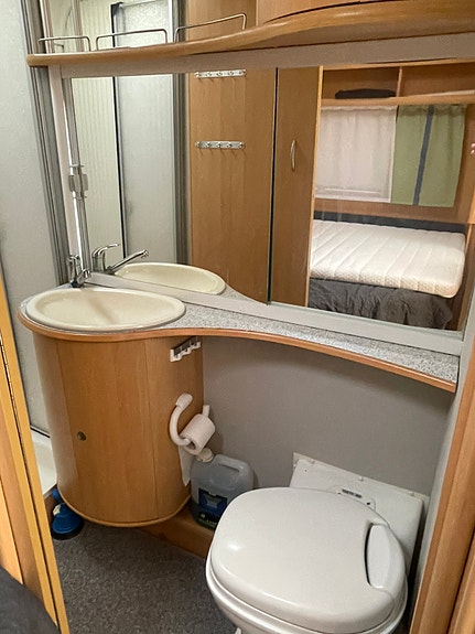 Dethleffs Camper 560 kmfe 23 of 27