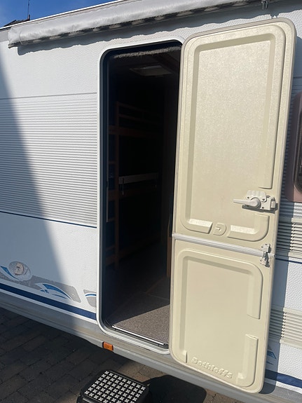 Dethleffs Camper 560 kmfe 13 of 27