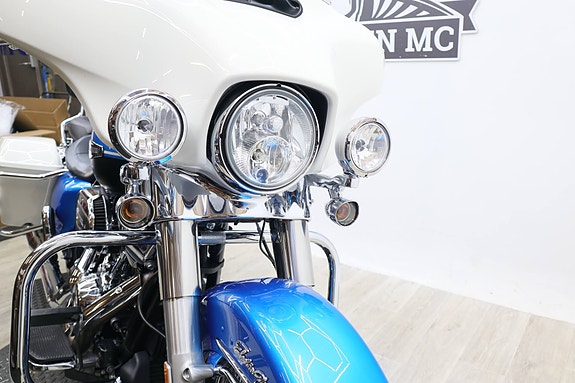 Harley-Davidson Electra Glide Revival 114 23 of 24
