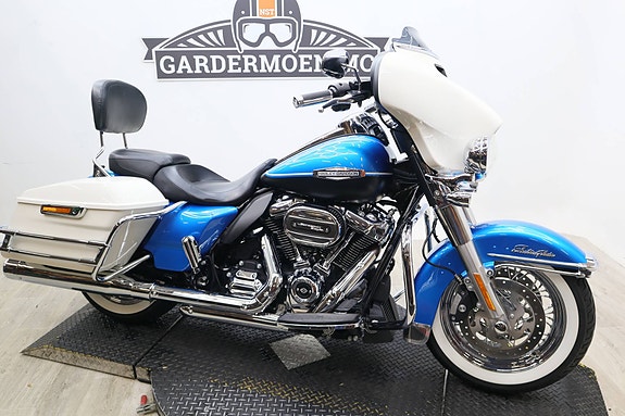 Harley-Davidson Electra Glide Revival 114 14 of 24