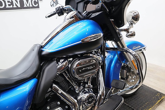 Harley-Davidson Electra Glide Revival 114 9 of 24