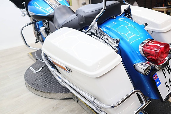 Harley-Davidson Electra Glide Revival 114 6 of 24