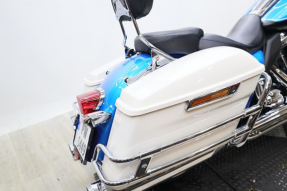 Harley-Davidson Electra Glide Revival 114 18 of 24