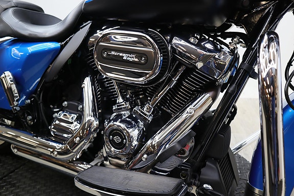 Harley-Davidson Electra Glide Revival 114 7 of 24