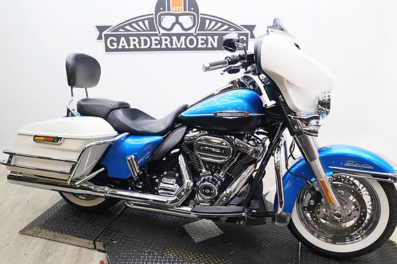 Harley-Davidson Electra Glide Revival 114 22 of 24
