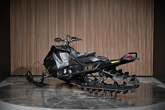 Ski-doo Summit X Expert 850 E-TEC Turbo 3 of 13